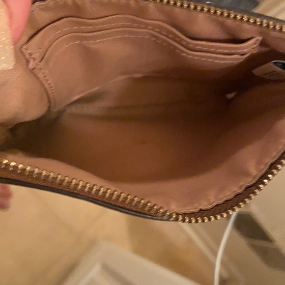 Coach wristlet used a few times - Picture 3 of 3